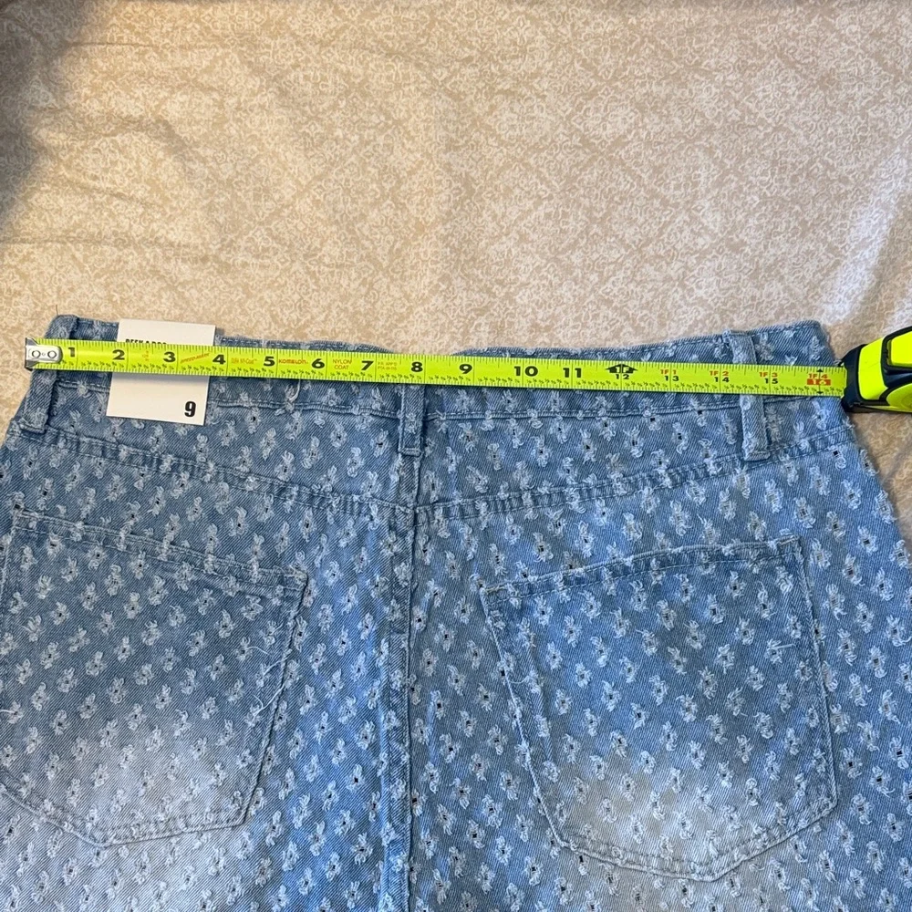 Chic High Rise Blue Patterned Jeans - Picture 6 of 7